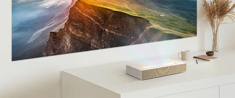 LG CineBeam HU915QE 雷射電視 — 實際投影情境